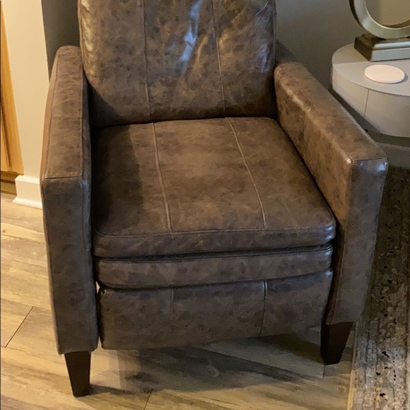 Genuine leather recliner - Picture 3 of 4